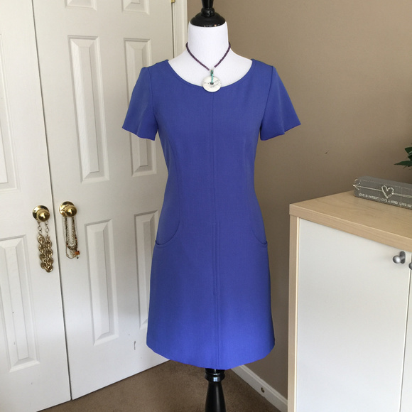 Vince Camuto Dresses & Skirts - Vince Camuto Shaped Short Sleeve Dress